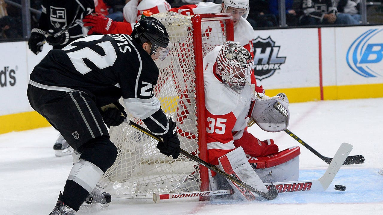 Kings halt Red Wings' winning streak at four